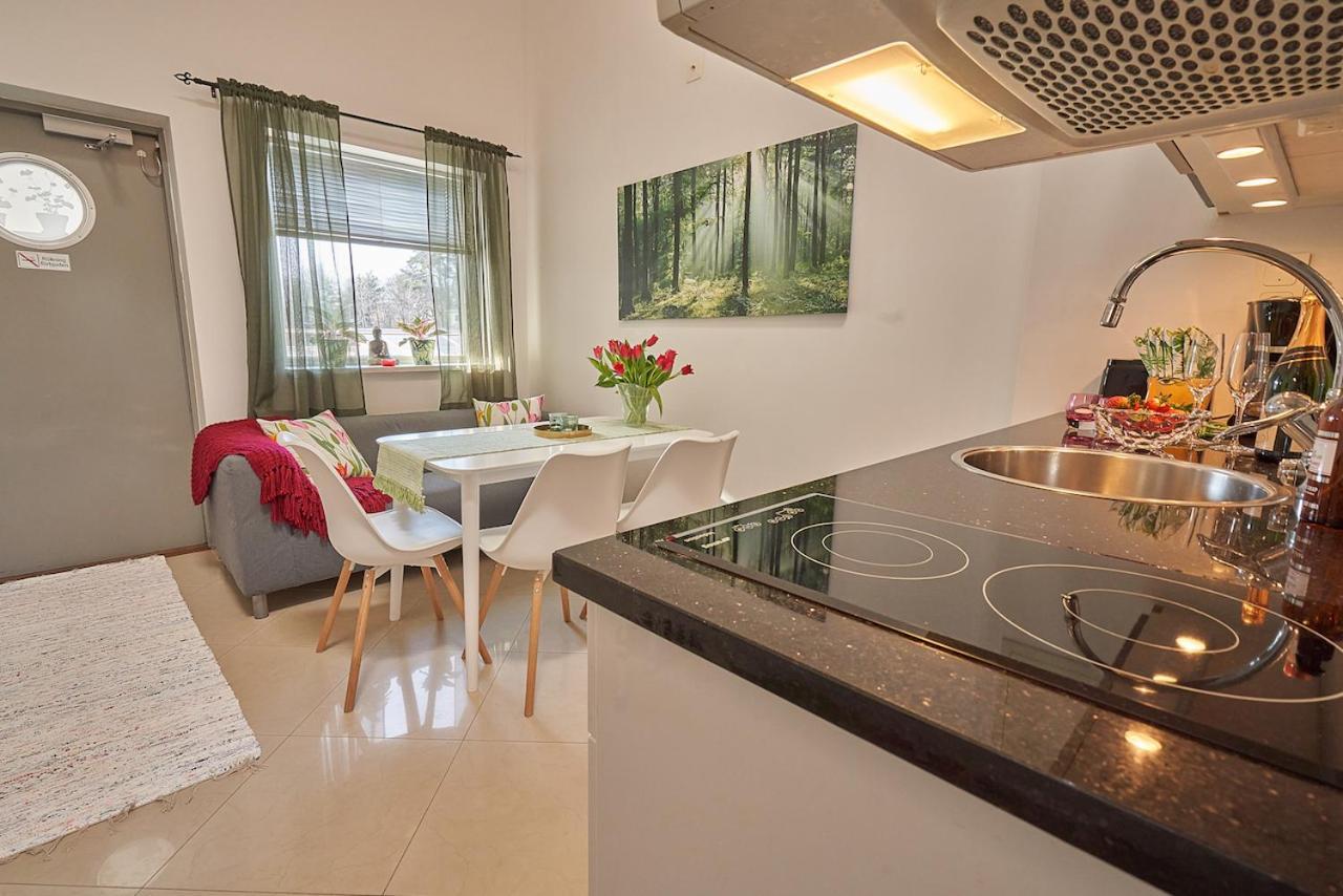 Staylong Hotell Täby Esterno foto
